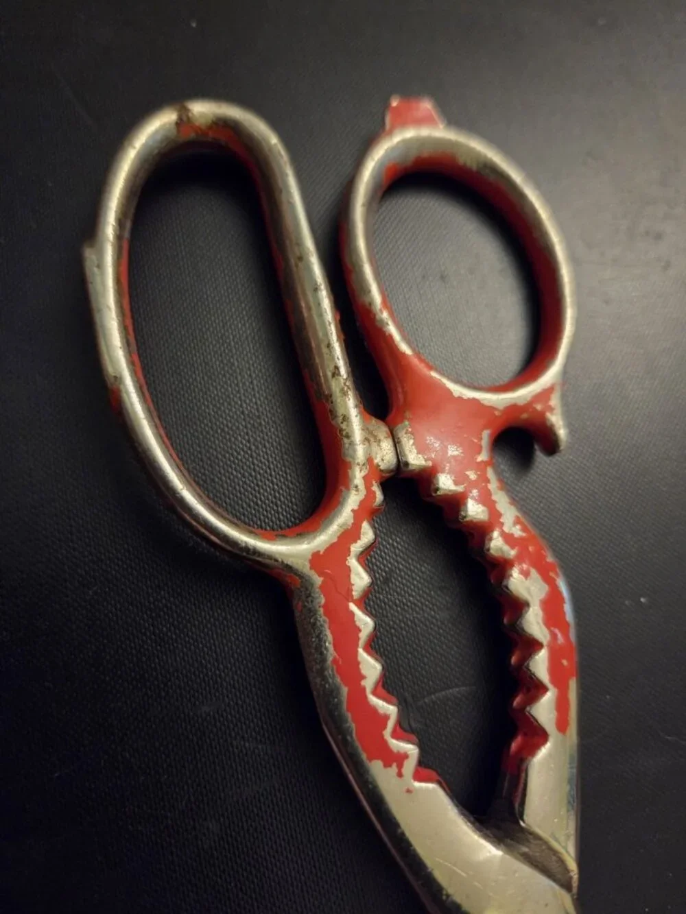 Vintage WISS KS Serrated Kitchen Shears Scissors Bottle Opener Nut Crk Red Paint